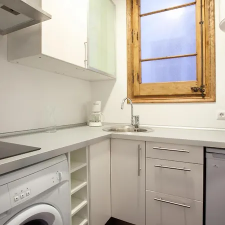 Comfortable Family With Balcony Apartment *